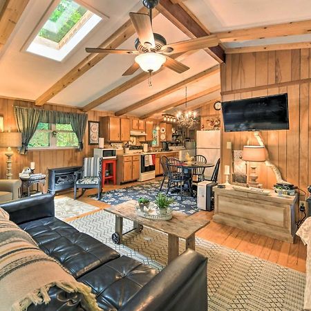 Tranquil Creekside Cottage With Deck And Lanai Франклин Экстерьер фото