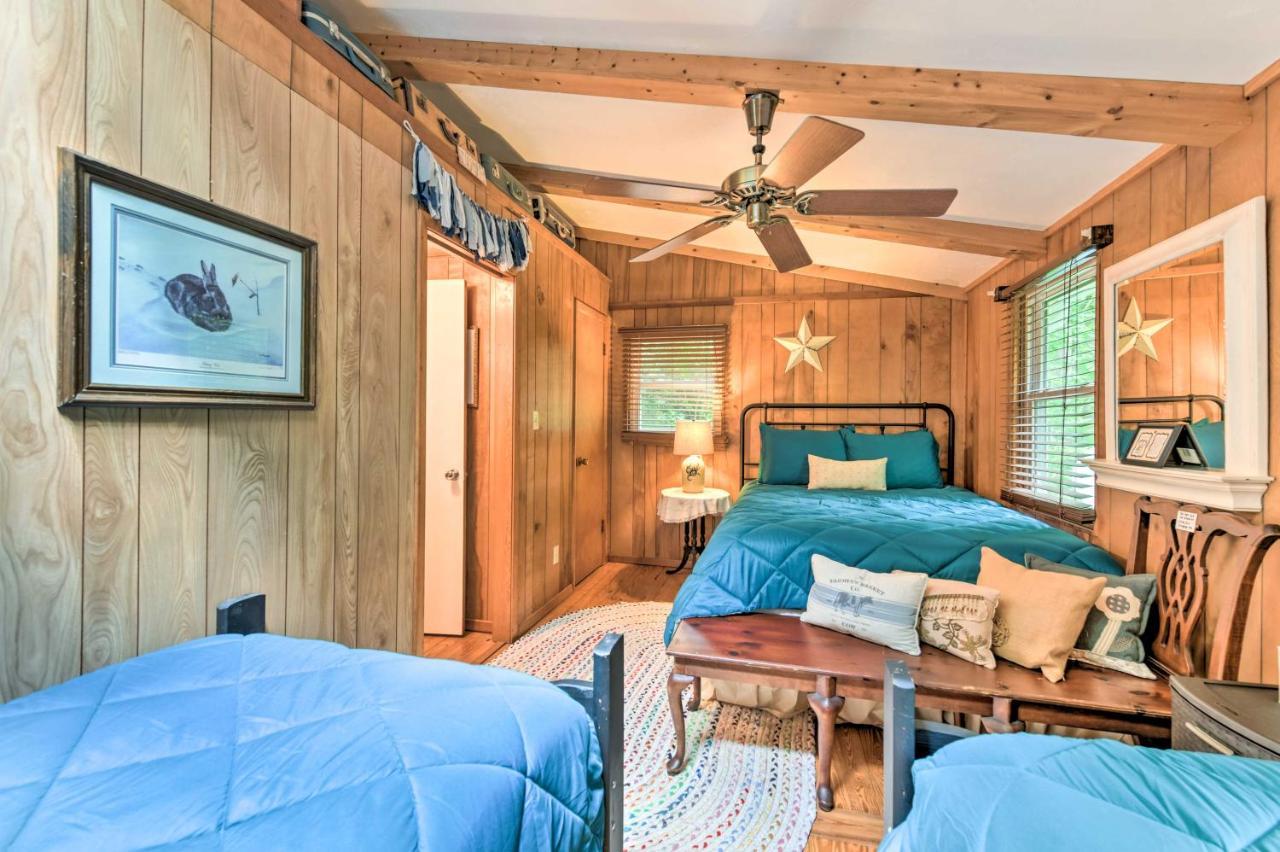 Tranquil Creekside Cottage With Deck And Lanai Франклин Экстерьер фото