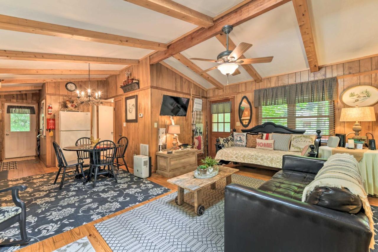 Tranquil Creekside Cottage With Deck And Lanai Франклин Экстерьер фото