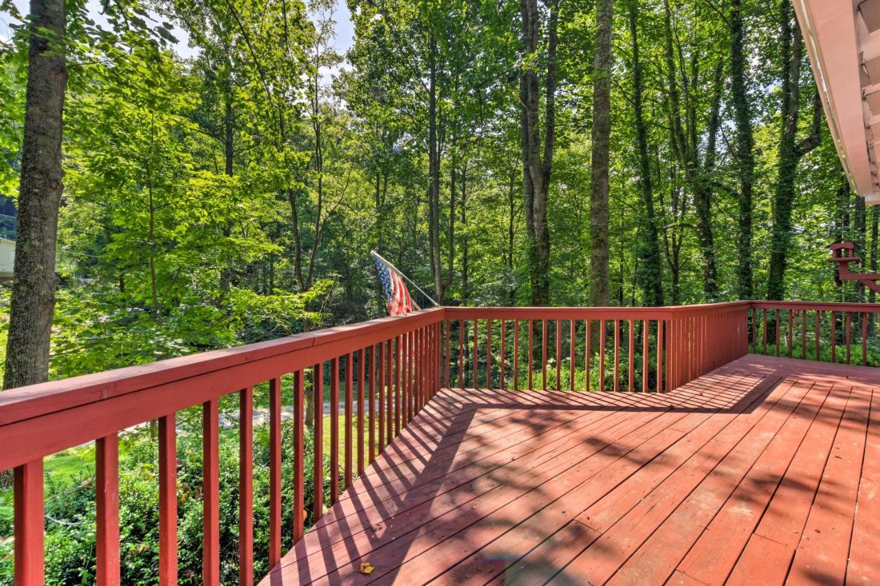 Tranquil Creekside Cottage With Deck And Lanai Франклин Экстерьер фото