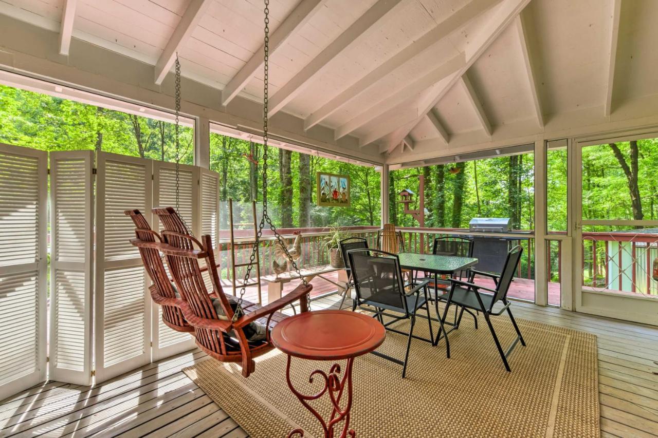 Tranquil Creekside Cottage With Deck And Lanai Франклин Экстерьер фото