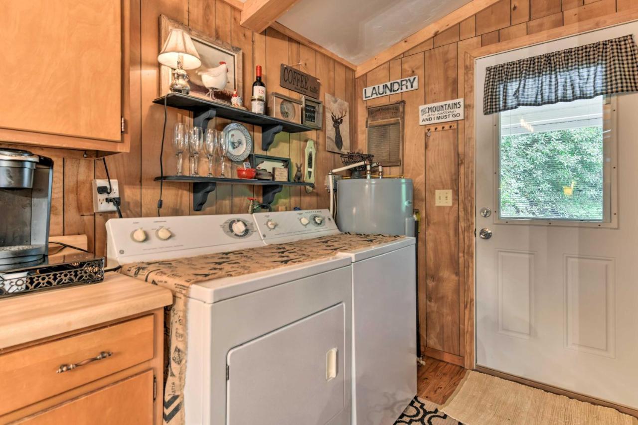 Tranquil Creekside Cottage With Deck And Lanai Франклин Экстерьер фото